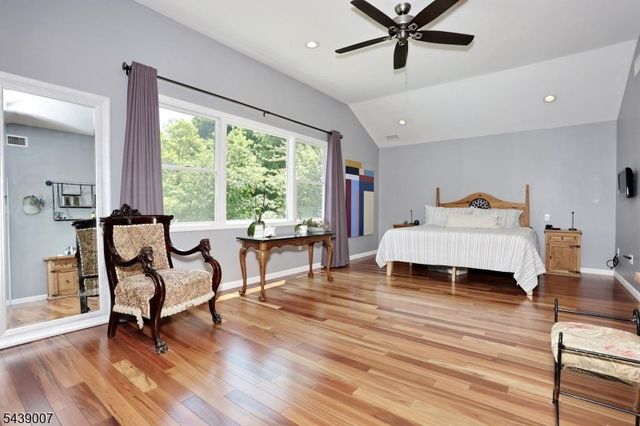 396 Burlington Rd, Paramus Boro, NJ 07652