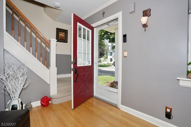 396 Burlington Rd, Paramus Boro, NJ 07652