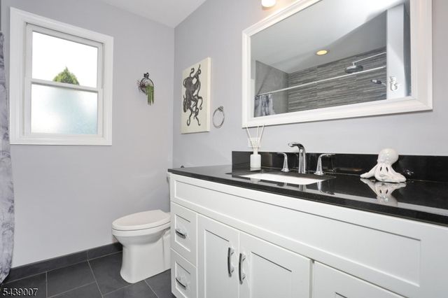 396 Burlington Rd, Paramus Boro, NJ 07652