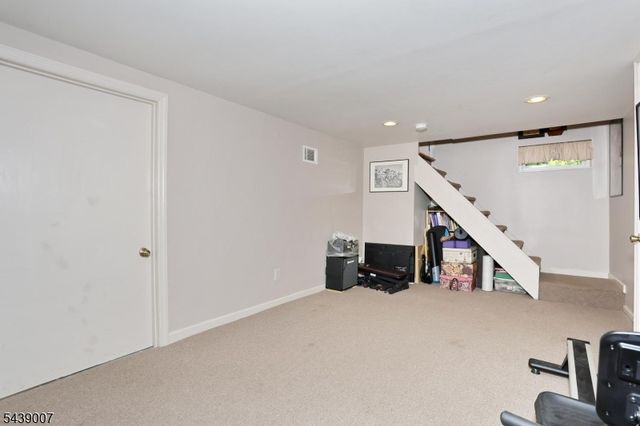 396 Burlington Rd, Paramus Boro, NJ 07652