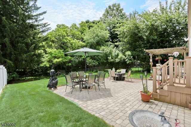 396 Burlington Rd, Paramus Boro, NJ 07652