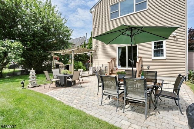 396 Burlington Rd, Paramus Boro, NJ 07652