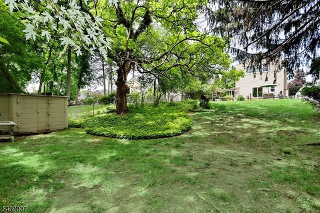 396 Burlington Rd, Paramus Boro, NJ 07652