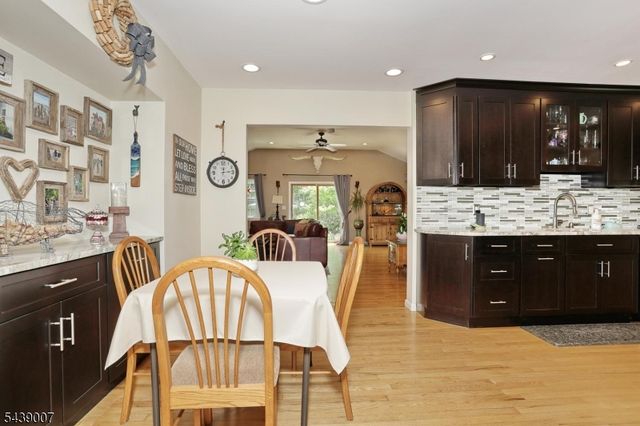 396 Burlington Rd, Paramus Boro, NJ 07652