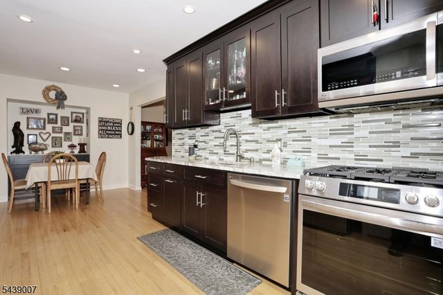 396 Burlington Rd, Paramus Boro, NJ 07652