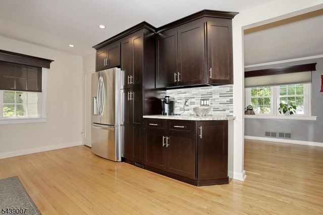 396 Burlington Rd, Paramus Boro, NJ 07652