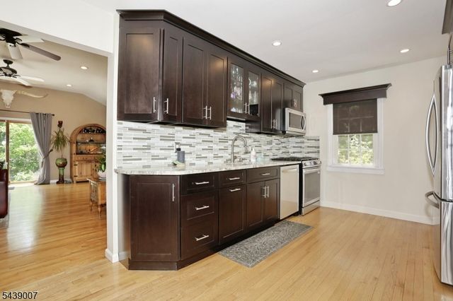 396 Burlington Rd, Paramus Boro, NJ 07652