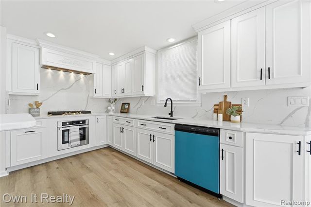168 Kerby Road, Grosse Pointe Farms, MI 48236