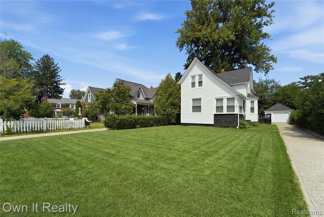 168 Kerby Road, Grosse Pointe Farms, MI 48236