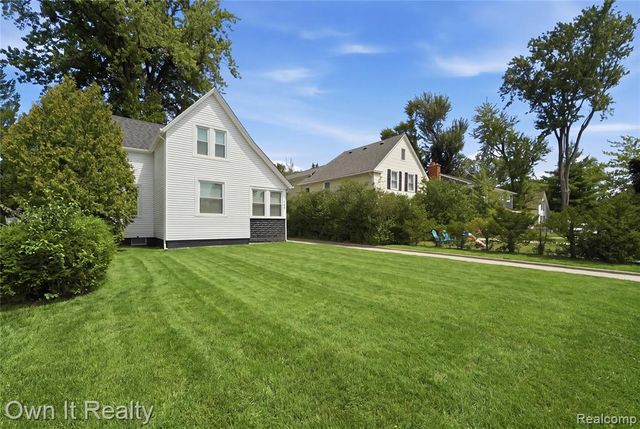 168 Kerby Road, Grosse Pointe Farms, MI 48236