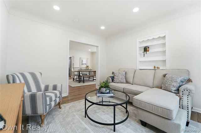 168 Kerby Road, Grosse Pointe Farms, MI 48236