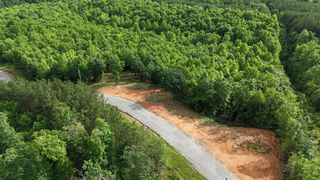 452 Streamside Dr, Linden, TN 37096