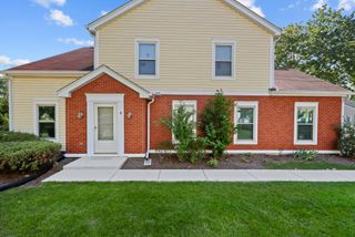 4 S STONINGTON Drive, Palatine, IL 60074
