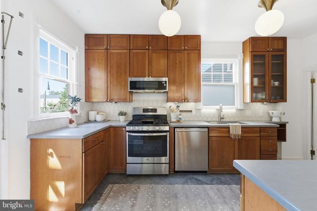 1352 KENNEDY ST NW, Washington, DC 20011