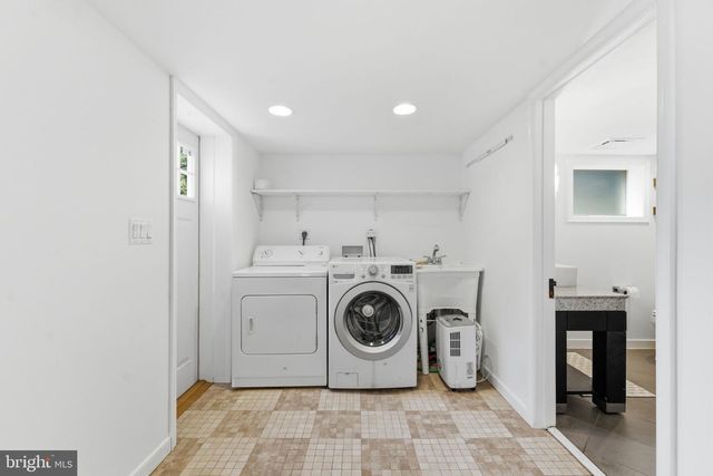 1352 KENNEDY ST NW, Washington, DC 20011