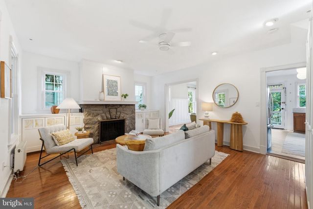 1352 KENNEDY ST NW, Washington, DC 20011