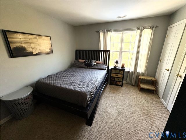 917 Scotch Pine Ct, Sandston, VA 23150