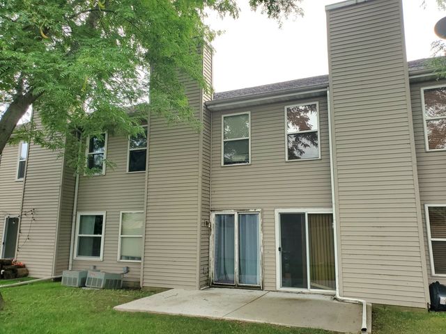 434 Amphitheater Drive, Rockford, IL 61107