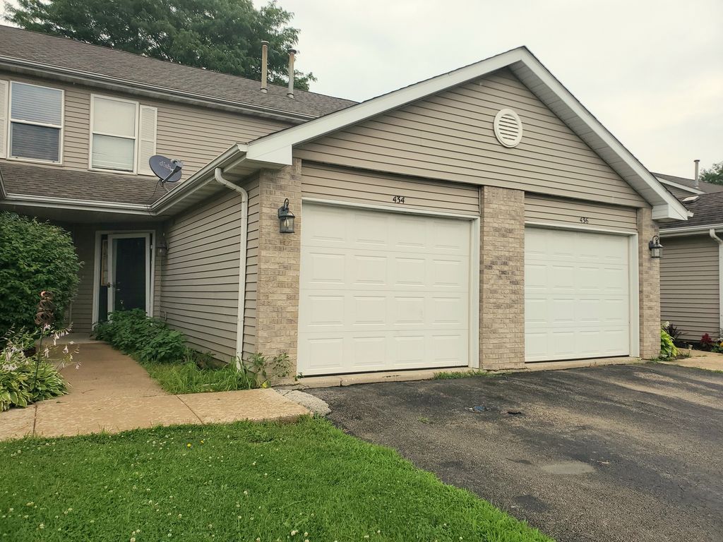 434 Amphitheater Drive, Rockford, IL 61107