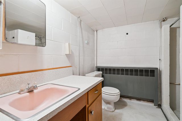 402 S Washington Avenue, Fredericksburg, IA 50630