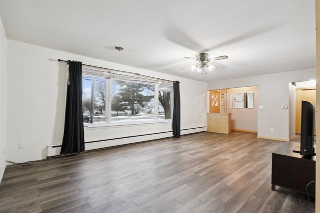 402 S Washington Avenue, Fredericksburg, IA 50630