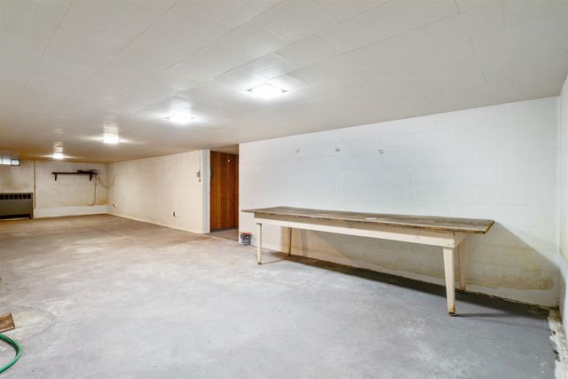 402 S Washington Avenue, Fredericksburg, IA 50630