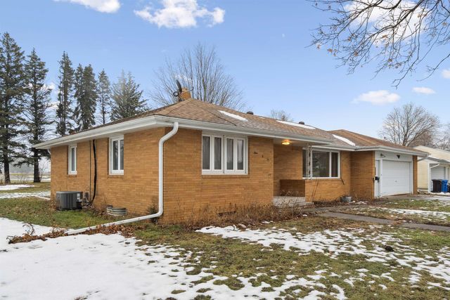 402 S Washington Avenue, Fredericksburg, IA 50630