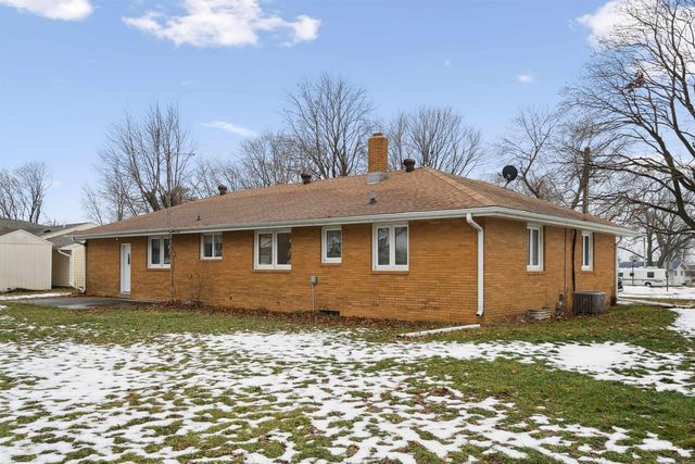 402 S Washington Avenue, Fredericksburg, IA 50630