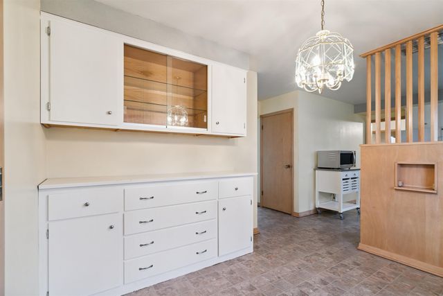 402 S Washington Avenue, Fredericksburg, IA 50630