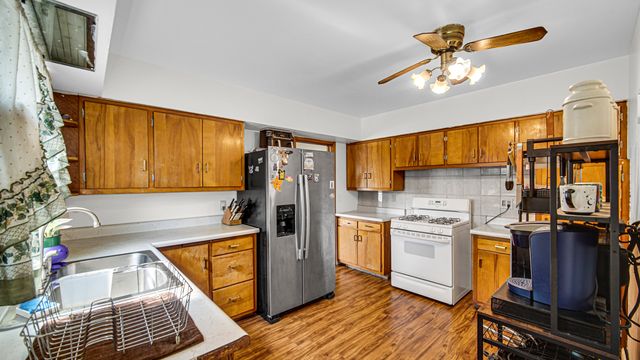 2740 Ridge Road, Lansing, IL 60438