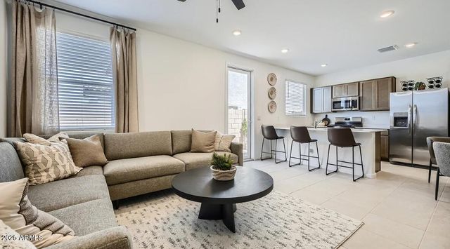 9534 W WELDON Avenue, Phoenix, AZ 85037