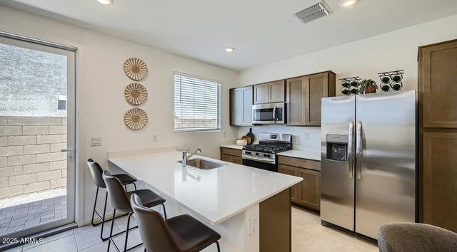 9534 W WELDON Avenue, Phoenix, AZ 85037