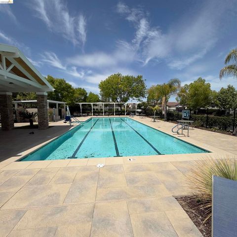 481 Coronation Dr, Brentwood, CA 94513