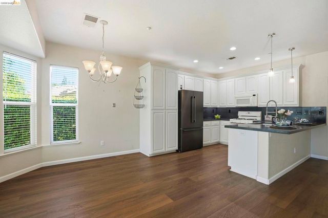 481 Coronation Dr, Brentwood, CA 94513