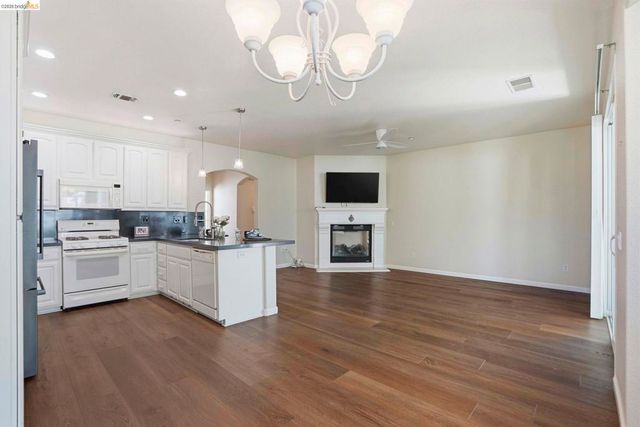 481 Coronation Dr, Brentwood, CA 94513