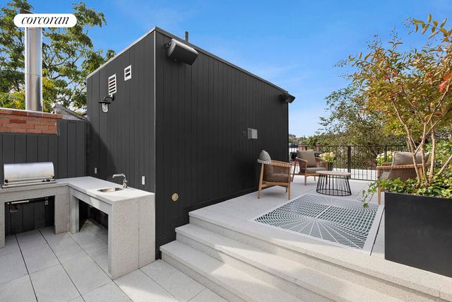 257 W 4TH Street, New York City, NY 10014