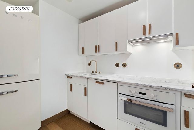 257 W 4TH Street, New York City, NY 10014