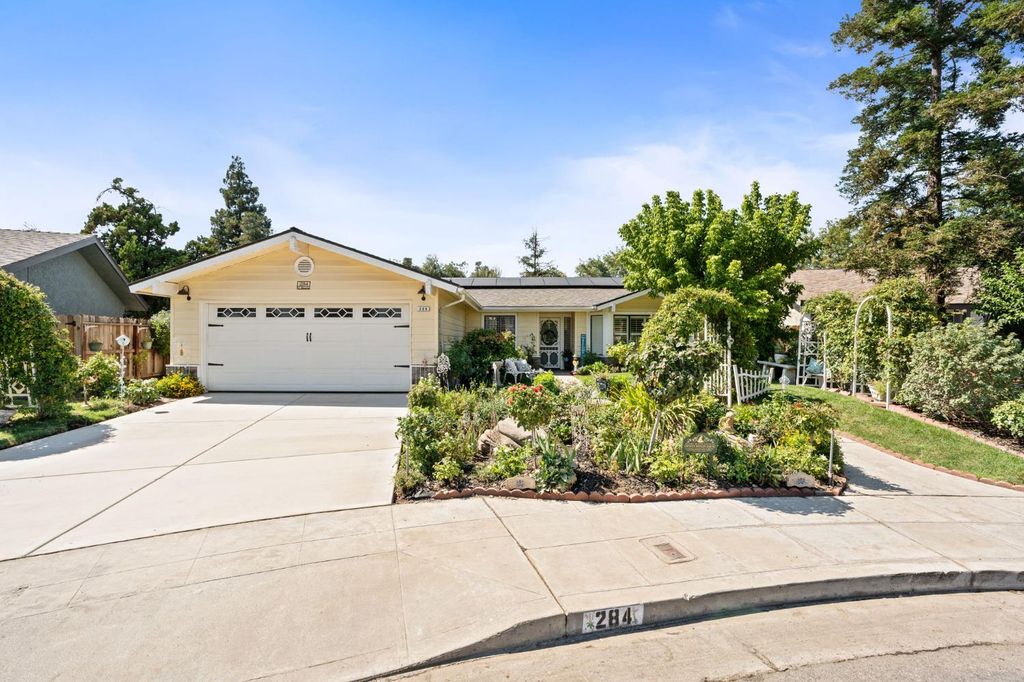 284 Manila Avenue, Clovis, CA 93612