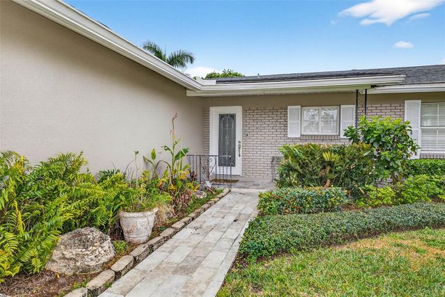 8718 TAHITI LANE, Tampa, FL 33615