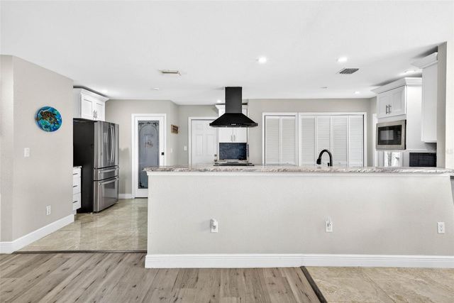 8718 TAHITI LANE, Tampa, FL 33615