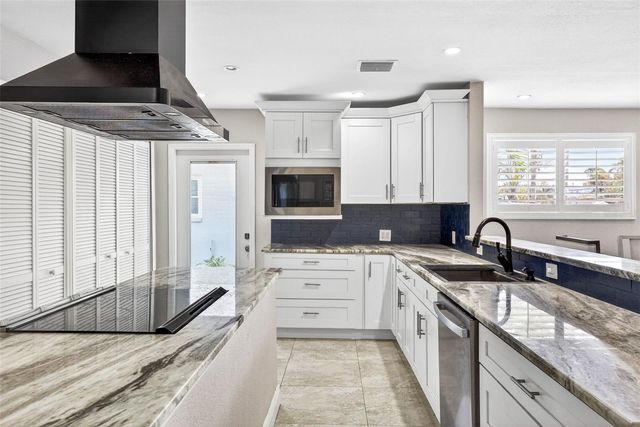 8718 TAHITI LANE, Tampa, FL 33615