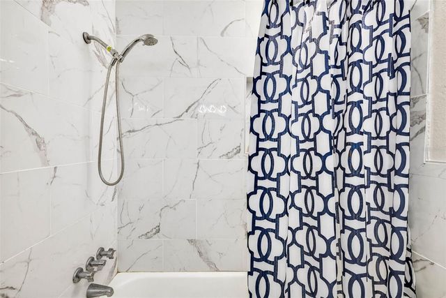 8718 TAHITI LANE, Tampa, FL 33615