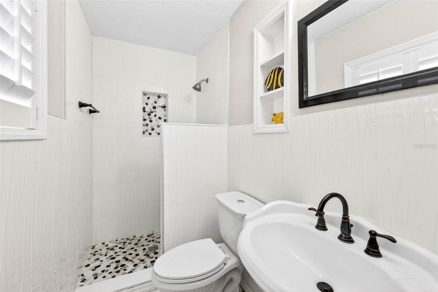 8718 TAHITI LANE, Tampa, FL 33615