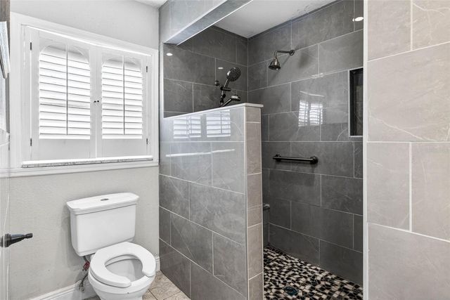 8718 TAHITI LANE, Tampa, FL 33615