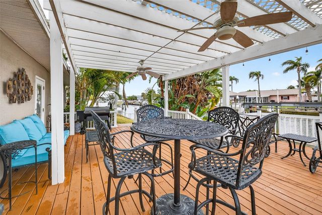 8718 TAHITI LANE, Tampa, FL 33615