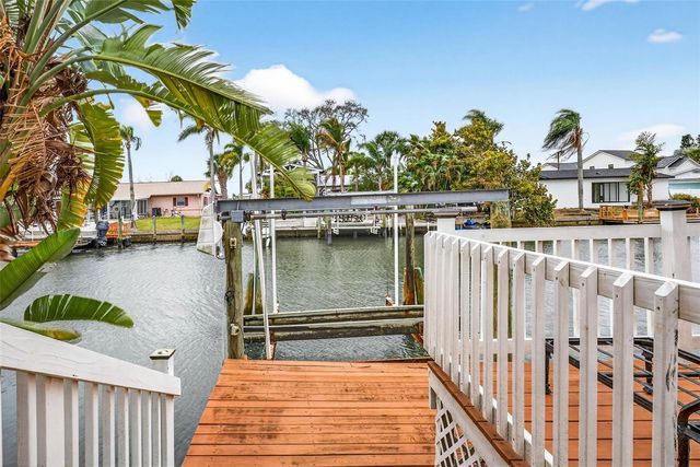 8718 TAHITI LANE, Tampa, FL 33615