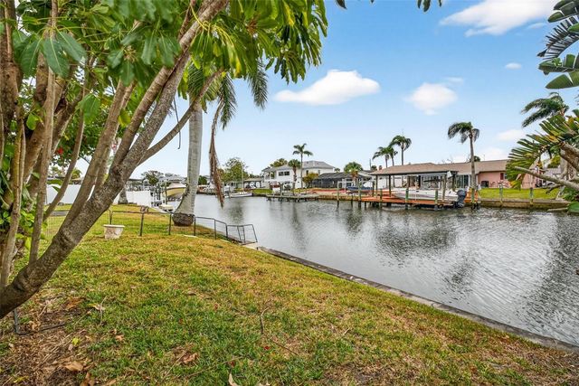 8718 TAHITI LANE, Tampa, FL 33615