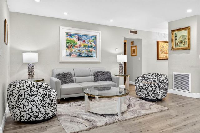 8718 TAHITI LANE, Tampa, FL 33615