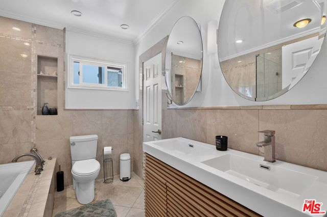 8810 Cadillac Avenue, Los Angeles, CA 90034