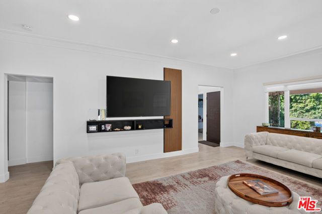 8810 Cadillac Avenue, Los Angeles, CA 90034